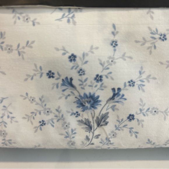 Ralph Lauren QUEEN SHEET SET FLORAL White Blue Gray Flowers 100% Cotton cottage - Picture 2 of 3